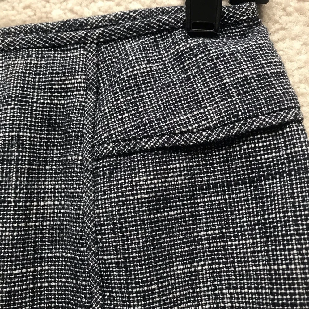 Like New! Banana Republic Navy White Tweed Pencil Skirt – Size 2